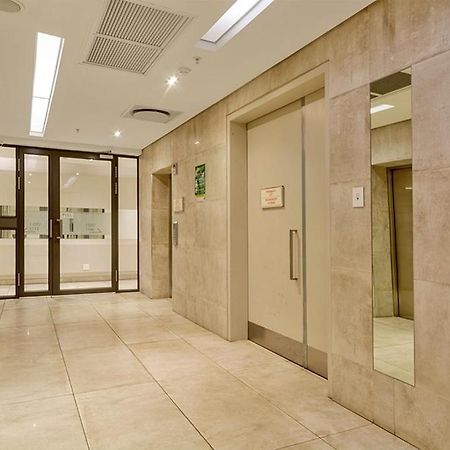 Sandton Skyline Luxury Space ヨハネスブルグ エクステリア 写真