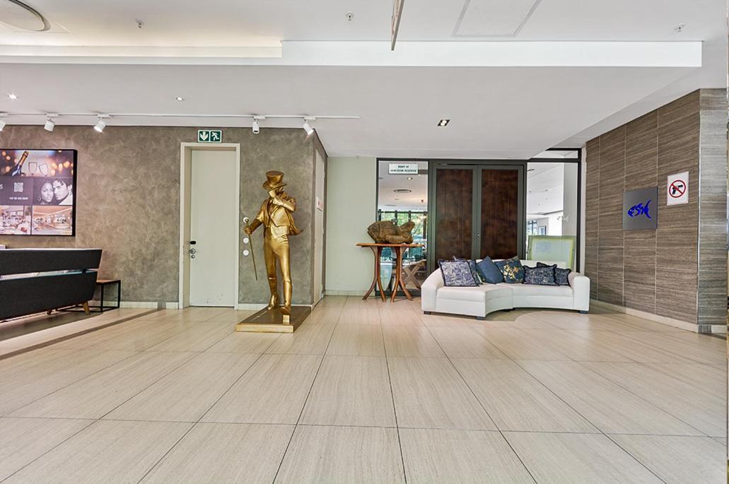 Sandton Skyline Luxury Space ヨハネスブルグ エクステリア 写真